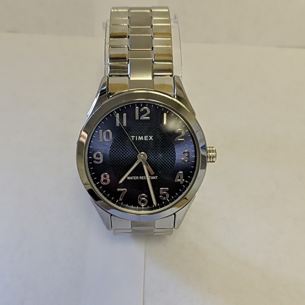 Men's Timex watch with stainless steel expansion